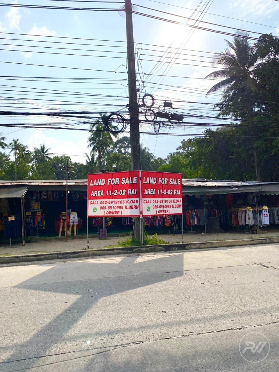 The land plot is ideal for commercial use and resort construction