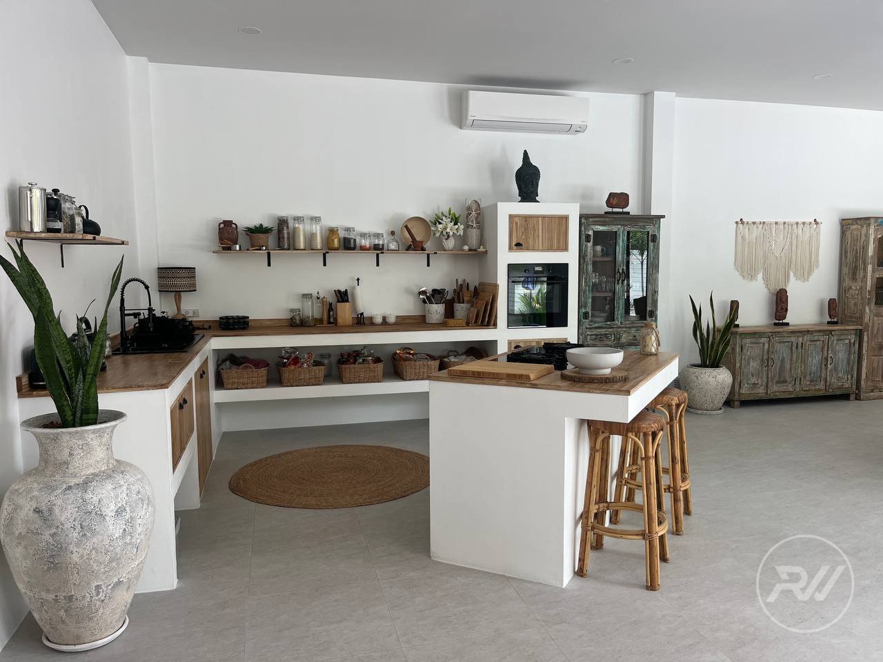 Stylish 3-Bedroom Villa in the Heart of the Island (RW-0621) — photo 7