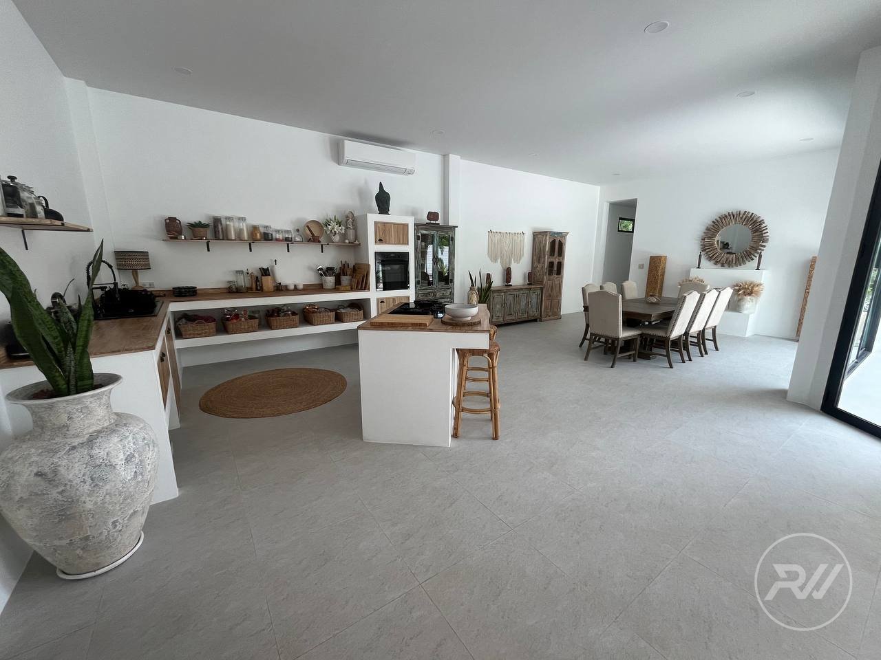 Stylish 3-Bedroom Villa in the Heart of the Island (RW-0621) — photo 10