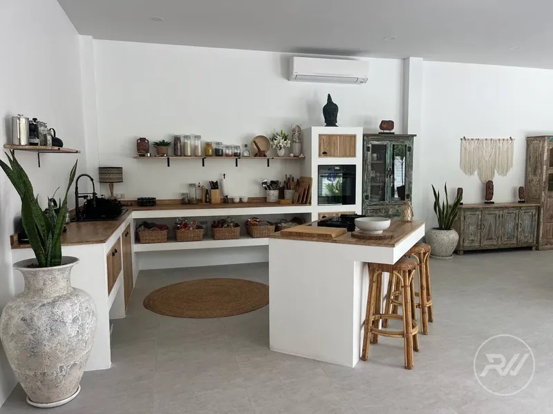 Stylish 3-Bedroom Villa in the Heart of the Island (RW-0621) — photo 7